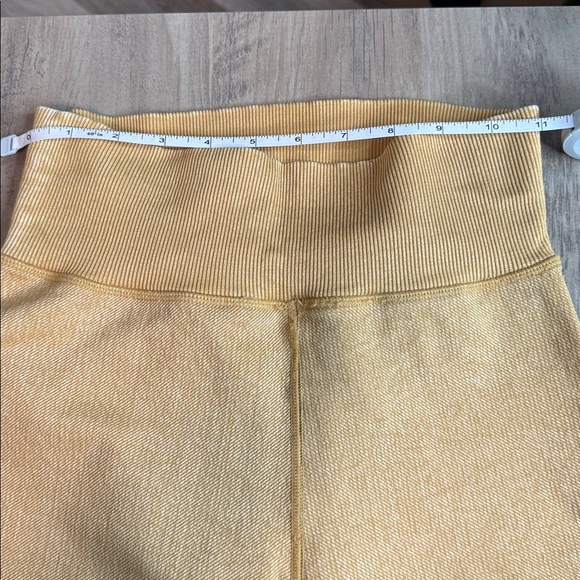 Offline Aerie - Small - Women's Gold Yellow High-Waisted Bike Shorts - compressi - Picture 4 of 6